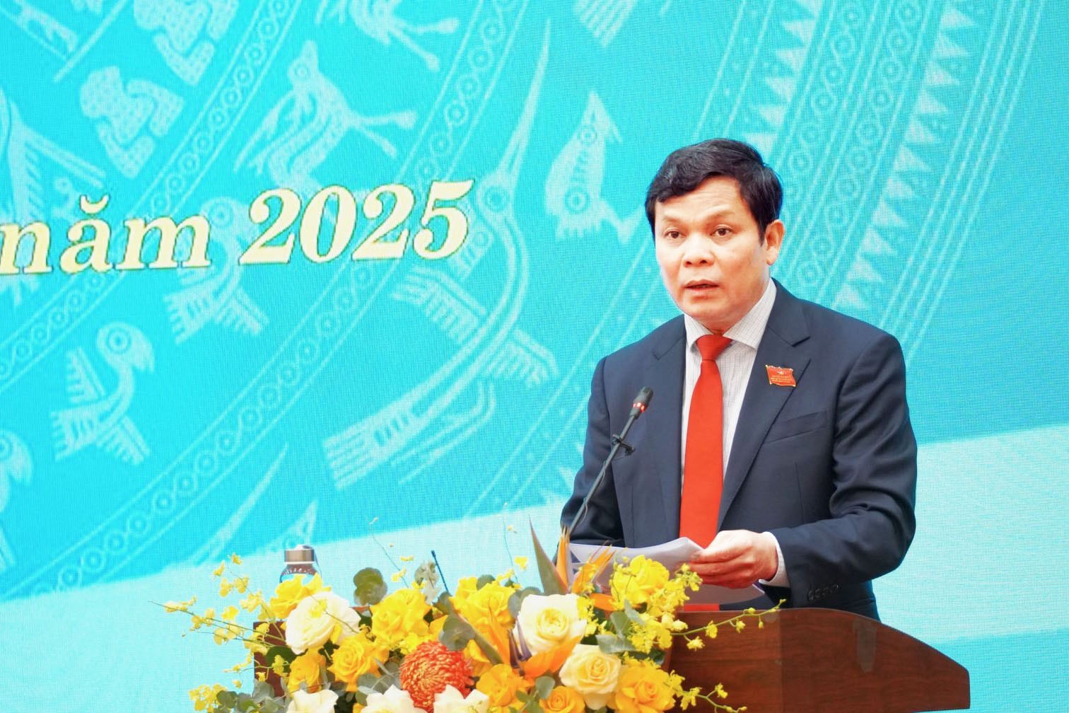 1-nguyen-duc-tuy-chu-tich-hdnd-tinh-phat-bieu-khai-mac-ky-hop-1761296939.jpg