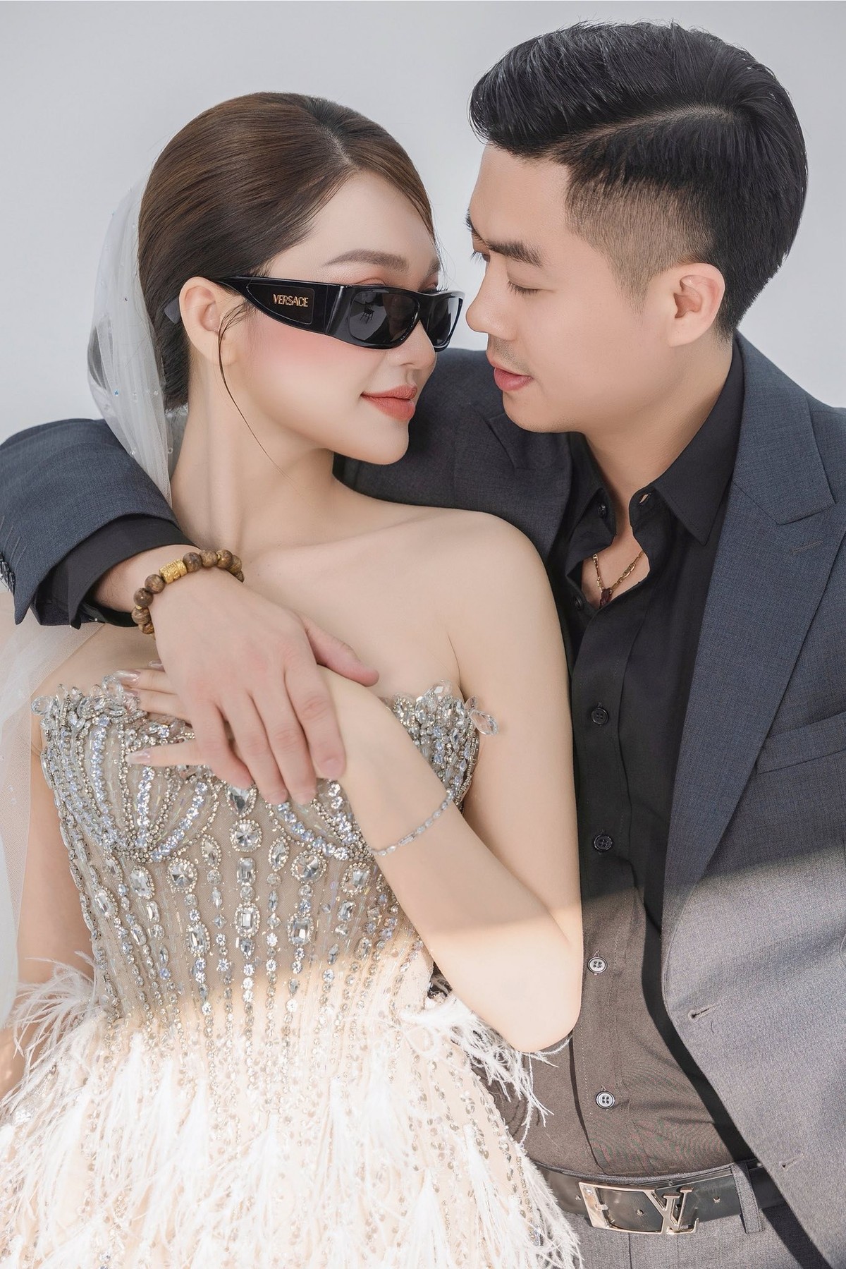 Chồng của Ngọc Nữ là Nguyễn Huy Hoàng (sinh năm 1990), làm việc trong ngành y tế. Cô tiết lộ gặp và quen nhau trong một lần đến khám đúng nơi anh làm việc.