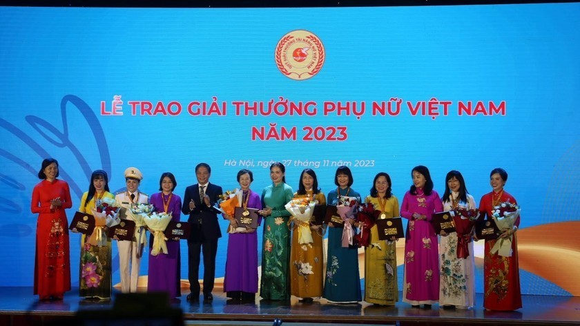 Giải Thưởng Phụ Nữ Việt Nam Năm 2022 2023 Tôn Vinh Những đóng Góp Quan