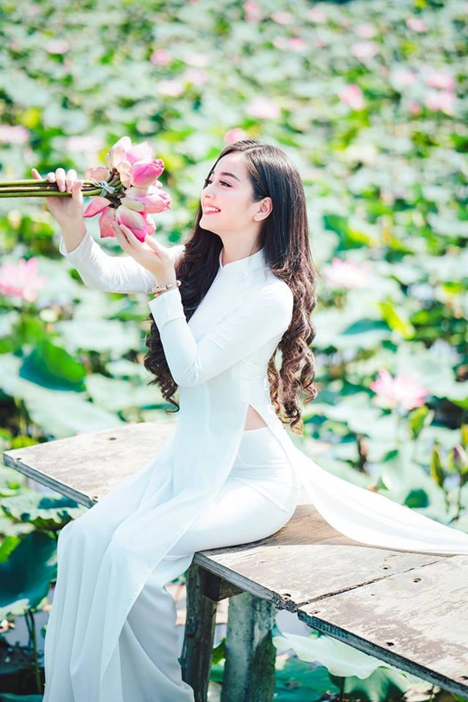 co-gai-mac-ao-dai-dep-nhu-mai-phuong-thuy-khi-dien-bikini-lai-boc-lua-khong-ngo-2-1562464294715-1771926784.webp