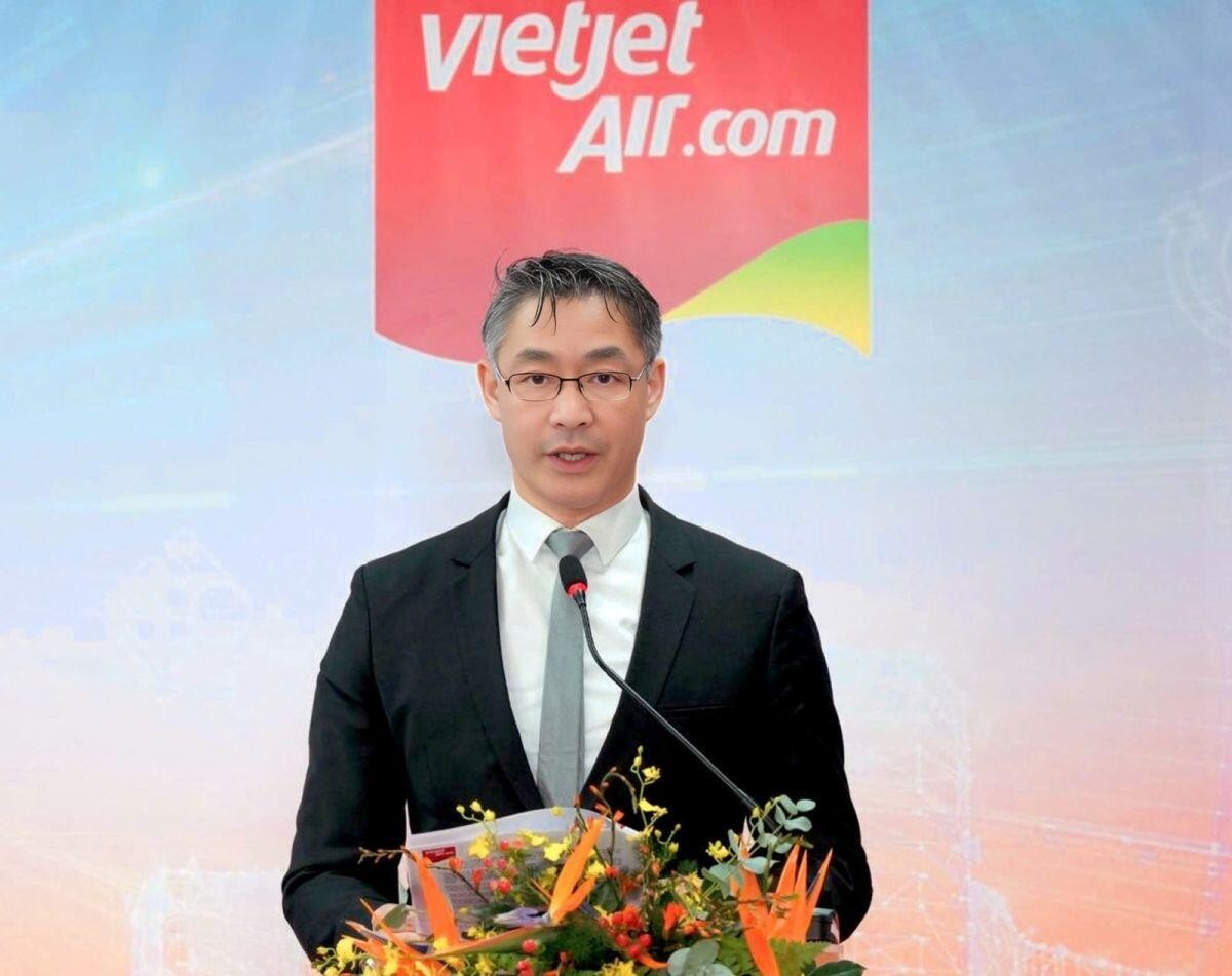 thanh-vien-hdqt-vietjet-auto-crop-1777263059.jpg