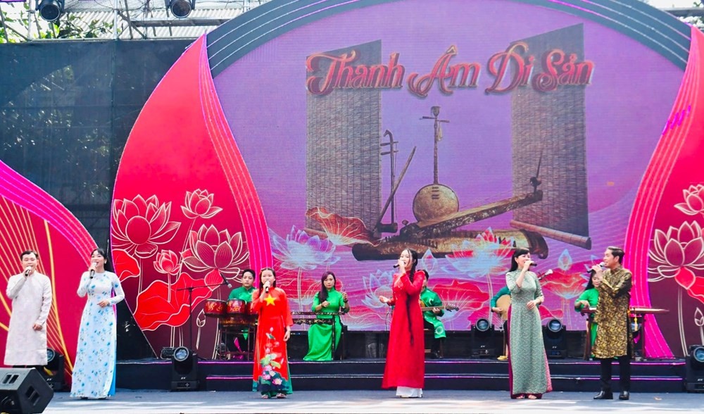 anh-huyen-trang-duwm-1779885824.jpeg