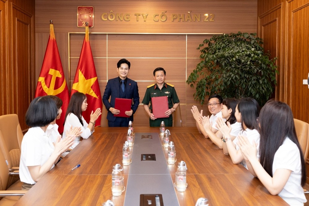 mc-hong-phuc-dong-hanh-cung-cac-hoat-dong-thien-nguyen-cua-bo-quoc-phong-9eeb57de-1784640103.jpg