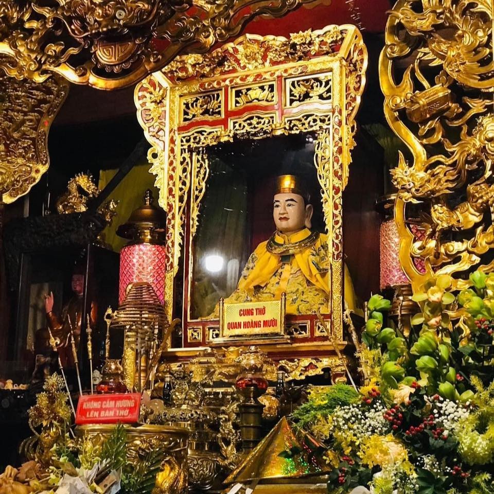 den-ong-hoang-muoi-dulichxanh-2-1786371707.jpg