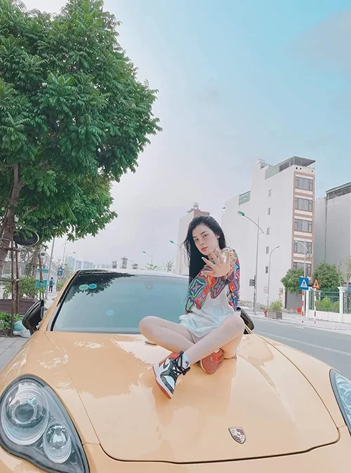 hot-girl-pham-ngoc-linh-co-nang-xinh-dep-voi-phong-cach-song-hien-dai-nhan-vat-3-1627007518-142-width500height674-1786933222.webp