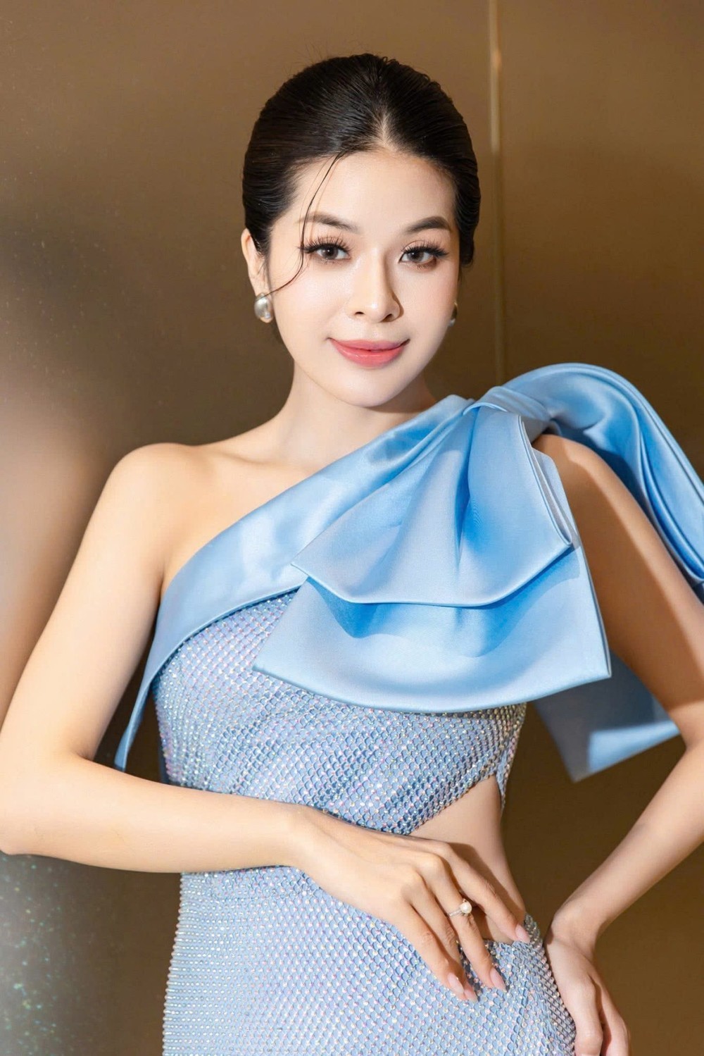 thu-nga-10-nam-lam-mc-toi-van-hoi-hop-truoc-nhung-san-khau-quan-trong-d46e4843-1786933753.jpg