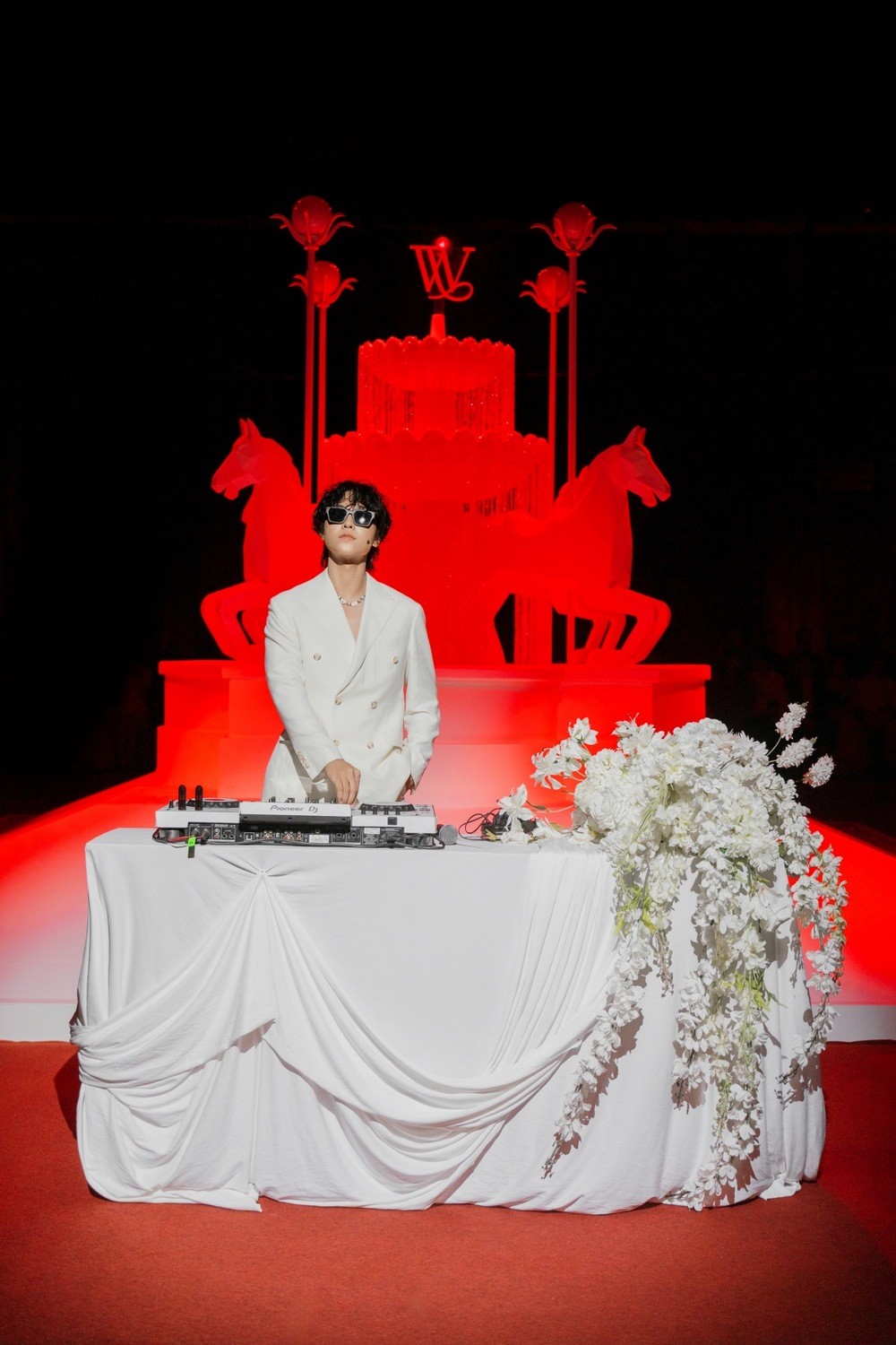 luong-thuy-linh-naomi-hoa-than-thanh-co-dau-trong-vietnam-wedding-week-74ca08f0-1787639647.jpeg