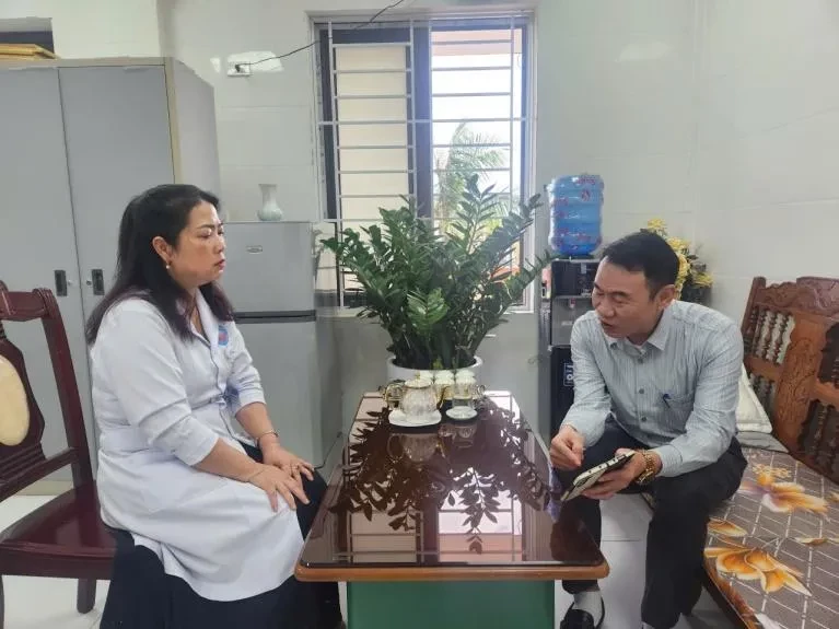 pho-giam-doc-benh-vien-tam-than-nghe-an-trao-doi-voi-phong-vien-170531-1769391964.webp