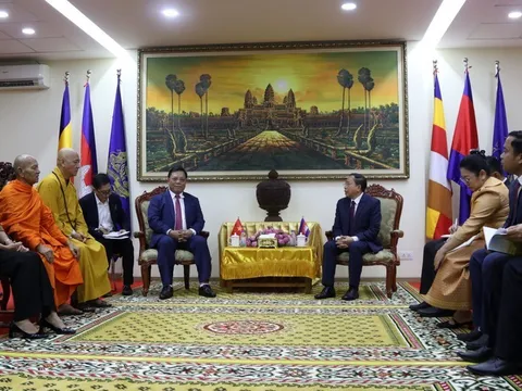 Giao lưu tôn giáo, thắt chặt tình đoàn kết Nhân dân ba nước Việt Nam - Lào - Campuchia