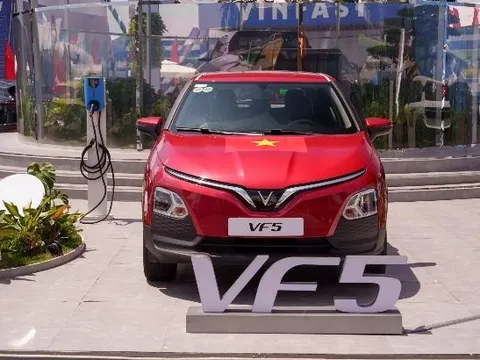 Chuyển từ xe xăng sang VinFast VF 5, chủ xe thừa nhận: Dễ lái, dễ mua, tiết kiệm gần chục triệu đồng mỗi tháng