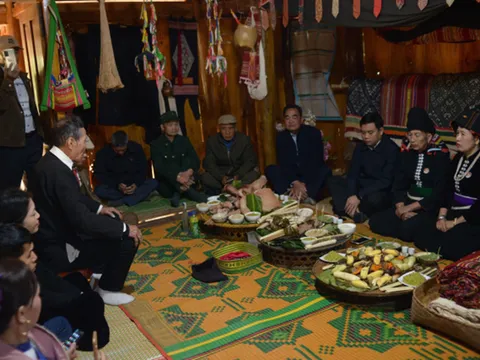 Lễ hội mừng cơm mới xã Yên Châu (Sơn La)