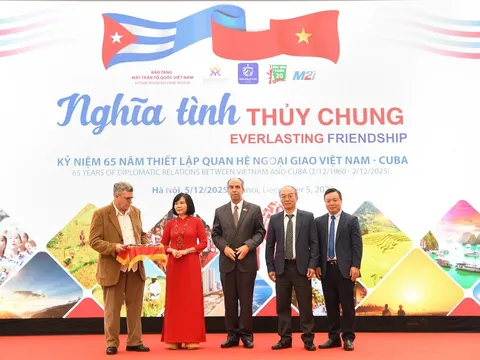 Triển lãm “Nghĩa tình thủy chung”