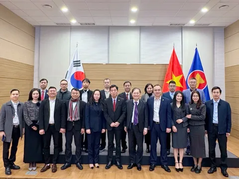 Chủ tịch Phan Xuân Dũng dẫn đoàn Việt Nam tham dự Triển lãm quốc tế về Sáng tạo khoa học công nghệ (SIIF 2025) tại Seoul