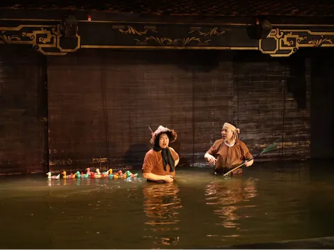 Người trẻ háo hức trải nghiệm workshop RỐICONIC