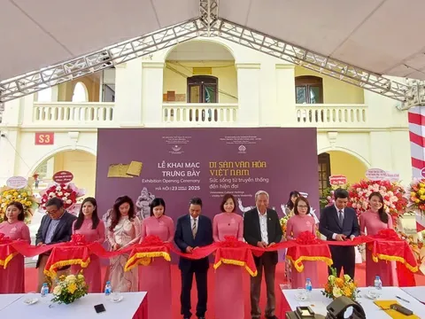 Trưng bày "Di sản văn hóa Việt Nam - Sức sống từ truyền thống đến hiện đại”