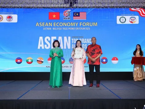 Đồng thầy Phan Mạc Thiên Hương - Người gìn giữ và lan tỏa giá trị văn hóa tín ngưỡng thờ Mẫu