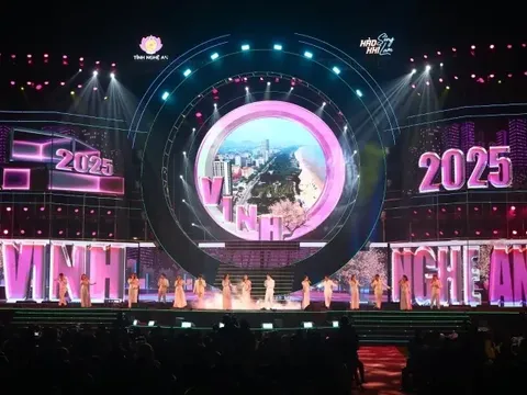 Countdown “Hào khí Sông Lam” rực rỡ chào đón năm mới 2025