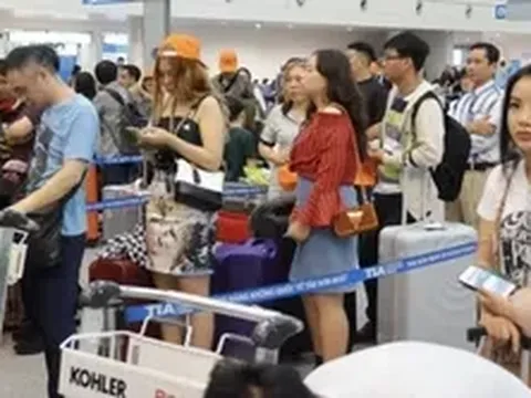 "Kỷ lục" khai thác tại sân bay Tân Sơn Nhất, hành khách cần chú ý