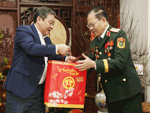 Phó Chủ tịch Thường trực UBND TP Hà Nội Lê Hồng Sơn: Thăm và chúc Tết các gia đình thương binh, thân nhân liệt sỹ tại Hà Đông