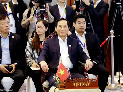 Phó Thủ tướng, Bộ trưởng Ngoại giao Bùi Thanh Sơn tham dự Hội nghị hẹp các Bộ trưởng Ngoại giao ASEAN tại Malaysia