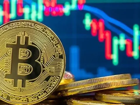Bitcoin trở lại mốc 100.000 USD