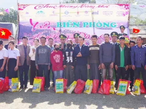 Lo tết người nghèo biên cương