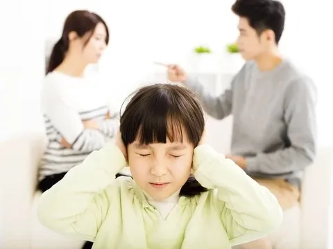 'Tại mày mà trong nhà loạn hết cả lên' và chấn thương tâm lý của trẻ