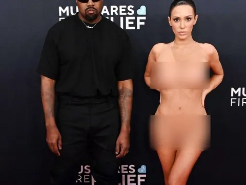 Trơ trẽn nhất Grammy 2025: Vợ chồng Kanye West lột đồ trần như nhộng, bị đuổi cổ khỏi thảm đỏ vì không mời mà tới!