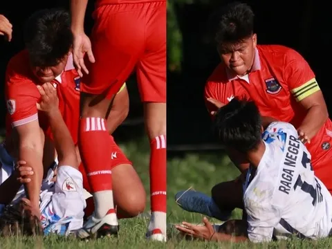 Chuyên gia Indonesia ngao ngán khi cầu thủ bóp cổ đối phương trên sân