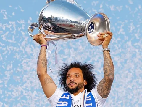 Huyền thoại Marcelo tuyên bố giải nghệ