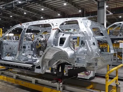 Ô TÔ NHẬP KHẨU TỪ CHÂU ÂU VÀO VIỆT NAM ĐƯỢC GIẢM THUẾ TỪ 2025, XE LẮP RÁP THÊM SỨC ÉP