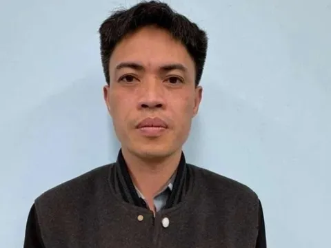 Tạm giữ hình sự tài xế xe Lexus hành hung nam shipper