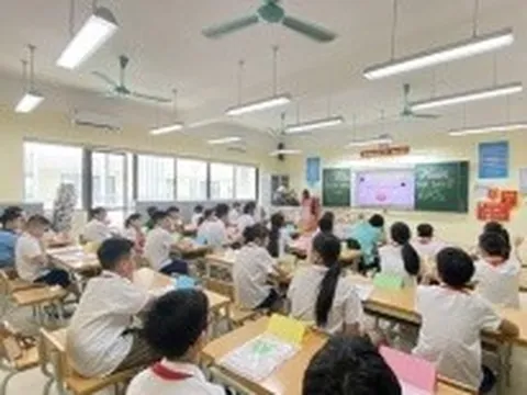 Phụ huynh thở phào, hồi hộp chờ quy định mới về dạy thêm có hiệu lực