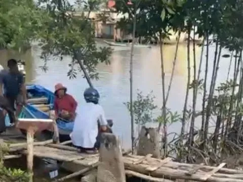 Tìm thấy thi thể bé trai 3 tuổi rơi xuống sông sau vụ hai xuồng máy đâm nhau