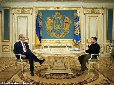 Rộ tin Tổng thống Ukraine tức giận khi đàm phán với quan chức Mỹ