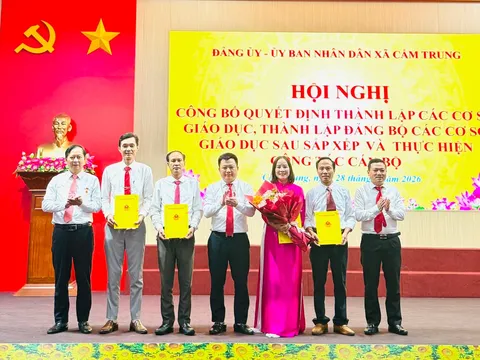 Cẩm Trung (Hà Tĩnh): Gần 50 ngày sau sắp xếp trường tiểu học, một số cựu phó hiệu trưởng vẫn chưa biết tổng điểm chính thức