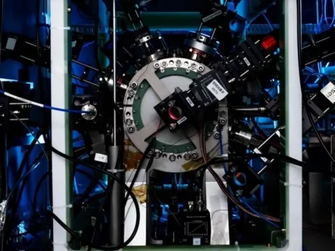 Cuộc đua giành quyền kiểm soát tính bằng giây: Trung Quốc thách thức vị thế độc tôn của Mỹ