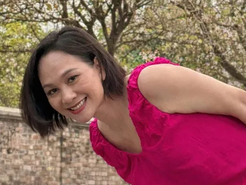 Người phụ nữ mai mối cho 2 giám đốc là NSND hàng đầu Việt Nam lấy nhau