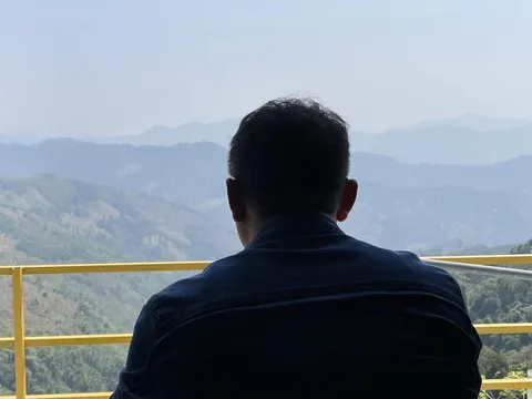 Gọt máu hồng ở lại phía sau mùa mưa