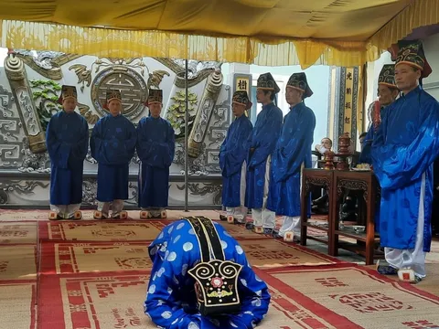 Trưởng tộc họ