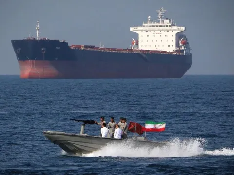 Mỹ tung gói tái bảo hiểm 20 tỉ đô la để cứu thương mại dầu mỏ ở vùng Vịnh