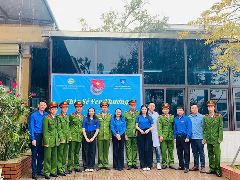 Nghệ An: Trao hàng trăm suất cháo, sữa miễn phí cho bệnh nhân tại Trung tâm Y tế huyện Nam Đàn