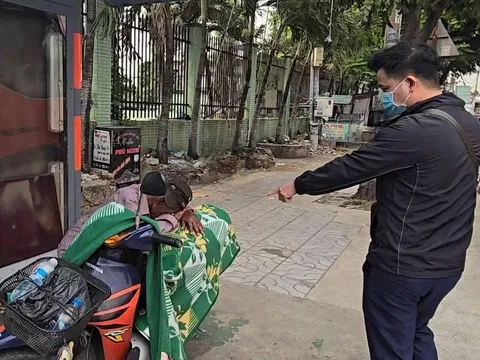 Người đàn ông 68 tuổi sống đơn độc 56 năm và “cuộc chiến cuối cùng” bên chiếc xe máy cũ