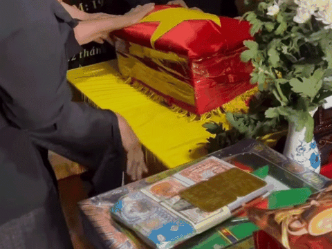 Nghẹn ngào ngày đón liệt sĩ Nguyễn Xuân Long trở về quê hương Nghệ An