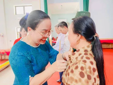 Xã Hợp Minh (Nghệ An): Trang trọng tổ chức Lễ trao tặng Huy hiệu Đảng đợt 03/02/2026