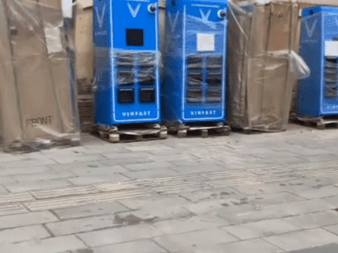 Thông tin trụ sạc xe điện trước cổng trường học ở Nghệ An gây chú ý dư luận