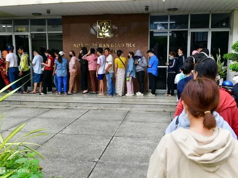 Thiếu sách giáo khoa, đừng đẩy phụ huynh vào thế khó