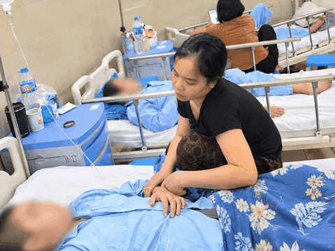 Xót xa hoàn cảnh bé trai liệt tứ chi, người mẹ nghèo khẩn cầu cộng đồng chung tay giúp đỡ